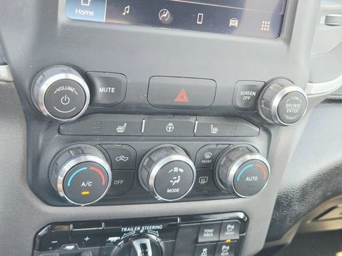 Used 2022 RAM 1500 Big Horn AWD/4WD image 30