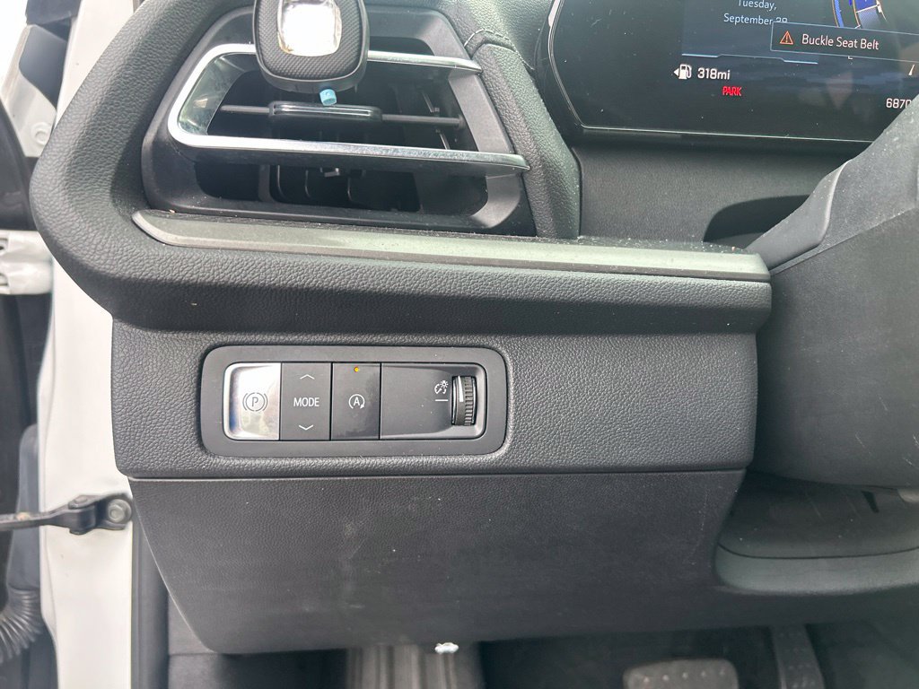 Used 2025 Chevrolet Traverse LT FWD image 18