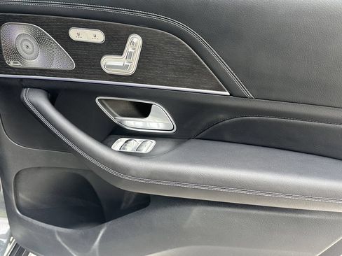Certified 2025 Mercedes-Benz GLS 580 4MATIC image 19