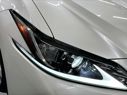 Used 2019 Lexus ES 300h w/ Premium Package FWD image 27