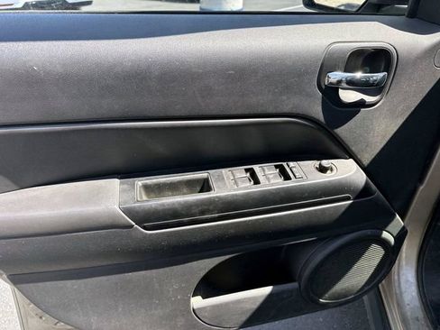 Used 2010 Jeep Patriot Sport FWD image 10