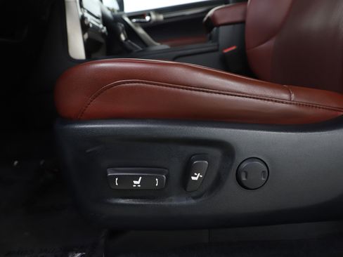 Used 2021 Lexus GX 460 Premium w/ Premium Package image 29