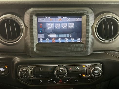 Used 2022 Jeep Wrangler Sport S image 22