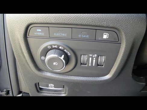 Used 2023 Jeep Grand Cherokee 4WD 4xe image 23