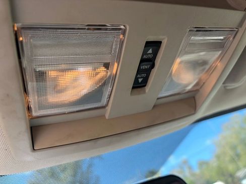 Used 2007 Jeep Grand Cherokee Laredo w/ Sun/Sound Group image 12