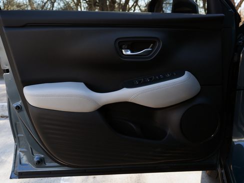 Used 2026 Honda HR-V LX image 37