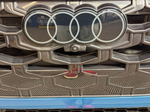 Used 2026 Audi Q3 quattro 2.0T w/ 20" Wheel Package AWD/4WD image 25