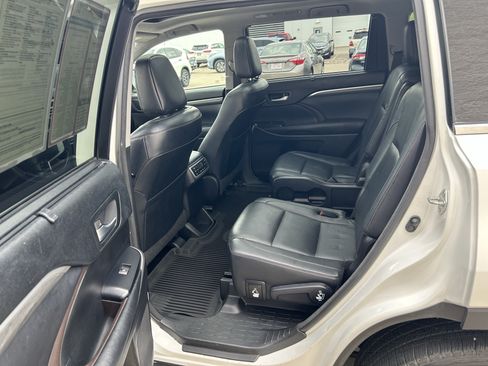 Used 2017 Toyota Highlander Limited Platinum AWD/4WD image 17
