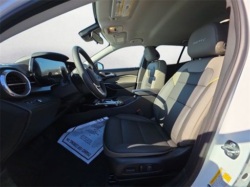 New 2026 Chevrolet Trax ACTIV w/ Driver Confidence Package image 9