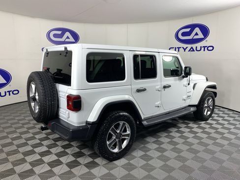 Used 2019 Jeep Wrangler Unlimited Sahara AWD/4WD image 3