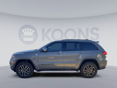 Used 2019 Jeep Grand Cherokee Trailhawk w/ Trailhawk Luxury Group image 2