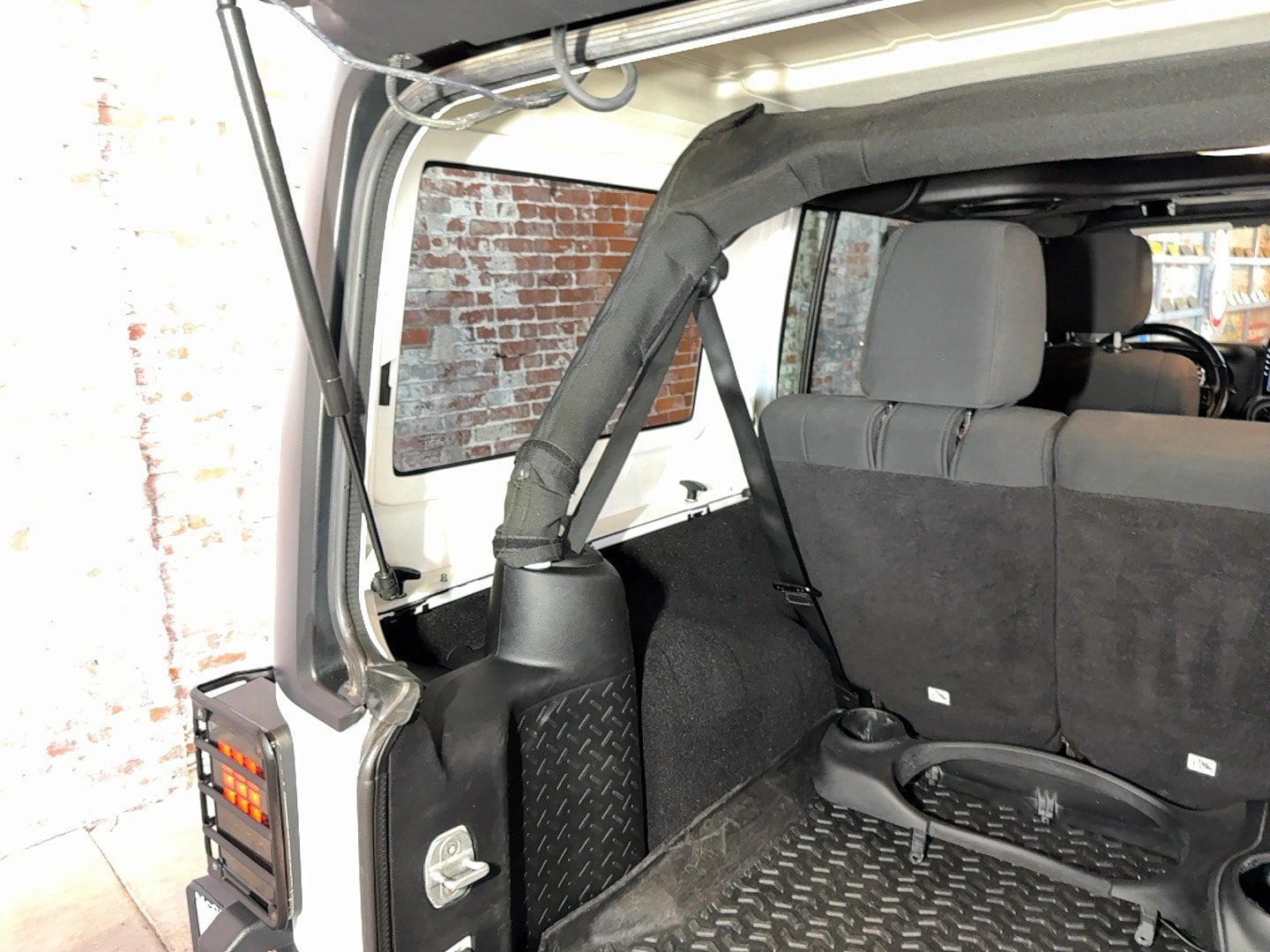 Used 2011 Jeep Wrangler Unlimited Sport AWD/4WD image 76