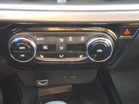 Certified 2024 Chevrolet Trax ACTIV w/ Sunroof Package image 12