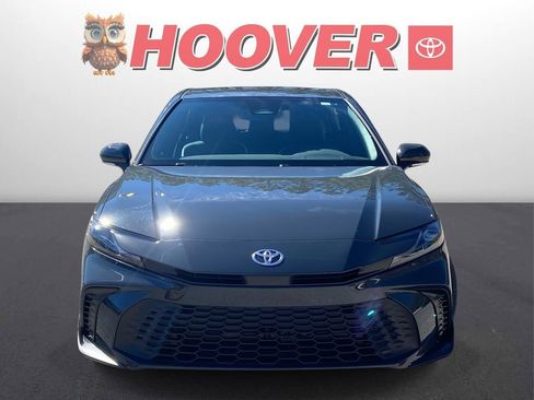 Used 2025 Toyota Camry SE image 7