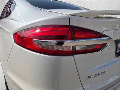 Used 2019 Ford Fusion Titanium FWD image 10