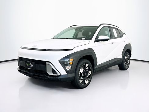 Used 2025 Hyundai Kona SEL image 3