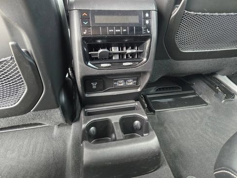 Used 2023 Jeep Grand Cherokee L Limited w/ Black Appearance Package RWD image 15