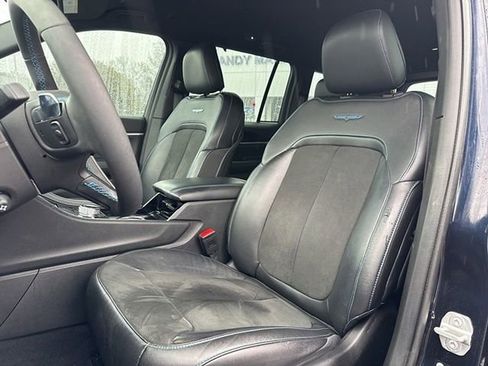 Used 2022 Jeep Grand Cherokee Trailhawk w/ Luxury Tech Group III image 9