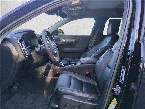 Used 2023 Volvo XC40 B5 Plus w/ Driver Assist Package image 17