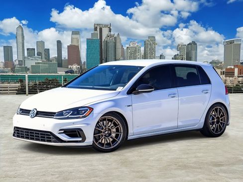 Used 2019 Volkswagen Golf R 4-Door image 1