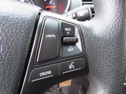 Used 2014 Kia Sorento LX image 22