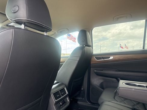 Used 2024 Volkswagen Atlas SE FWD image 36