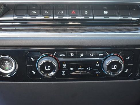 Used 2024 Chevrolet Silverado 1500 LT image 24