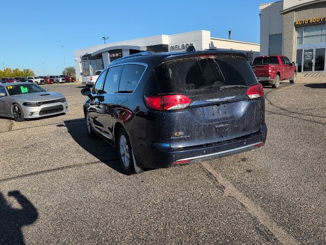 Used 2018 Chrysler Pacifica Touring-L Plus FWD image 8