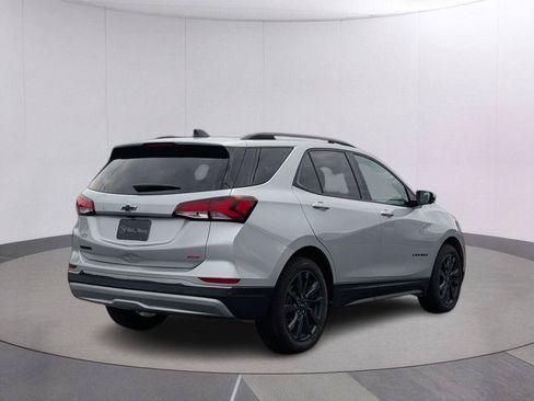 Used 2022 Chevrolet Equinox RS w/ RS Leather Package FWD image 5
