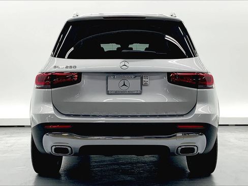 Used 2022 Mercedes-Benz GLB 250 image 4