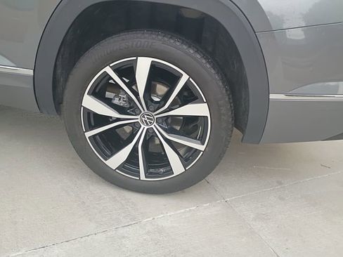 Used 2024 Volkswagen Atlas SEL Premium R-Line AWD/4WD image 3