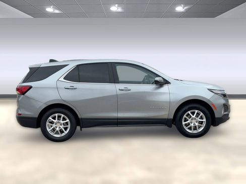 Used 2023 Chevrolet Equinox LT w/ Driver Convenience Package image 8