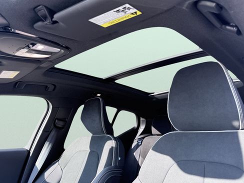 Used 2024 Volvo XC40 Recharge Plus w/ Protection Package Premier image 4