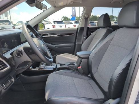 Used 2025 Kia Seltos S FWD image 13