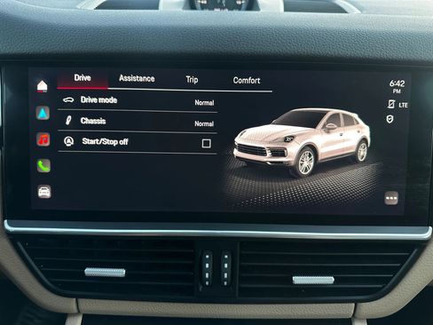 Used 2022 Porsche Cayenne Coupe image 47