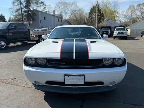 Used 2011 Dodge Challenger image 10
