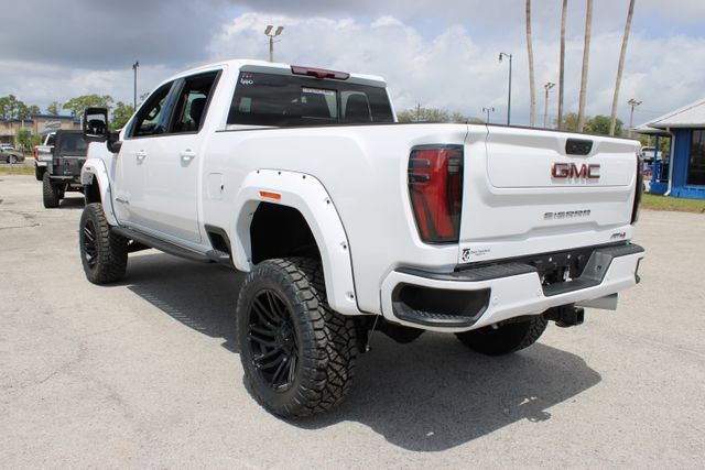 Used 2024 GMC Sierra 2500 AT4 w/ AT4 Premium Plus Package AWD/4WD image 8