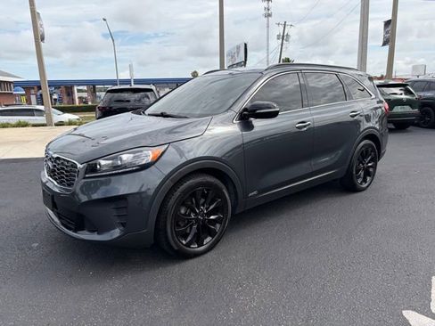 Used 2020 Kia Sorento S AWD/4WD image 3