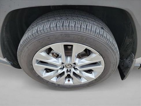 Used 2025 Toyota RAV4 XLE Premium FWD image 9