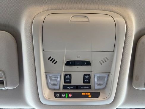 Used 2018 GMC Acadia Denali w/ Technology Package image 12