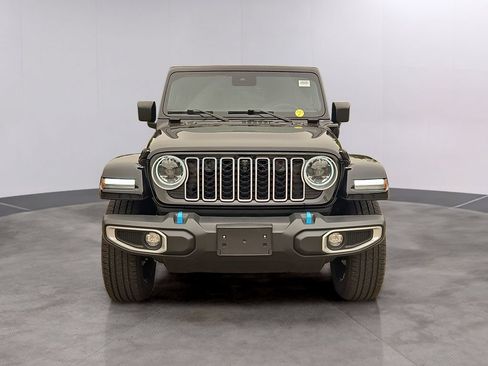 Used 2024 Jeep Wrangler Unlimited Sahara w/ Technology Group AWD/4WD image 2