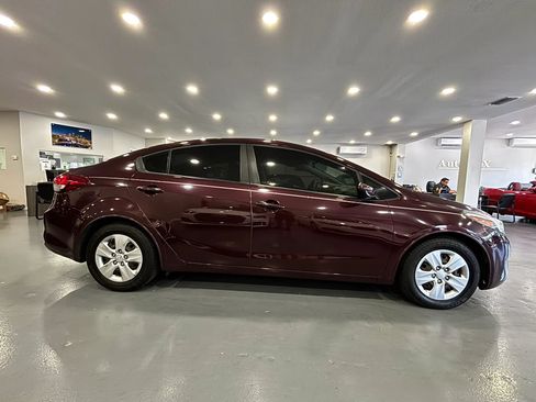 Used 2017 Kia Forte LX FWD image 8