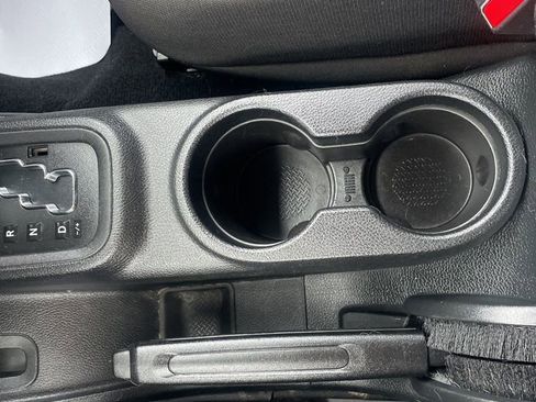 Used 2016 Jeep Wrangler Sport image 17