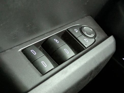 Used 2023 Chevrolet Colorado LT w/ LT Convenience Package III image 13