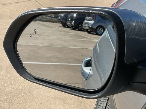 Used 2025 Kia Seltos S image 11