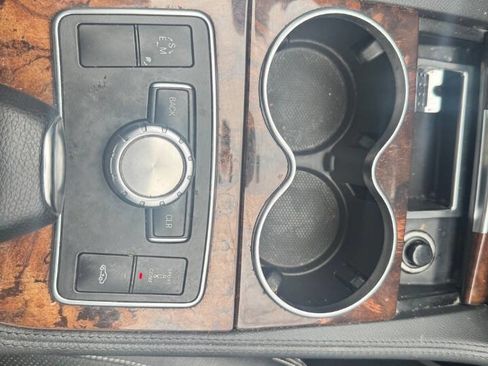 Used 2014 Mercedes-Benz CLS 550 w/ Premium 1 Package image 34