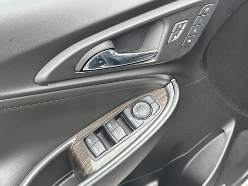 Used 2023 Chevrolet Malibu LT image 15