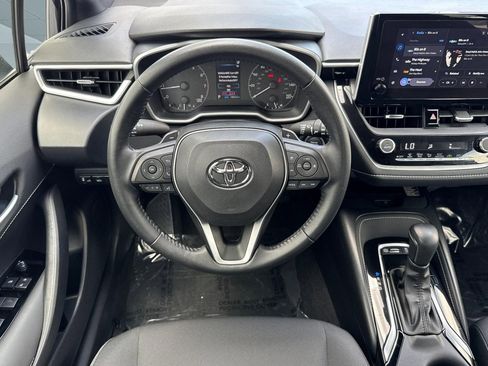 Used 2025 Toyota Corolla SE w/ SE Package FWD image 27