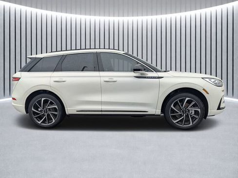 New 2025 Lincoln Corsair Grand Touring image 2