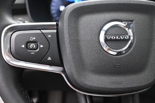 Used 2025 Volvo XC40 B5 Ultra AWD/4WD image 15